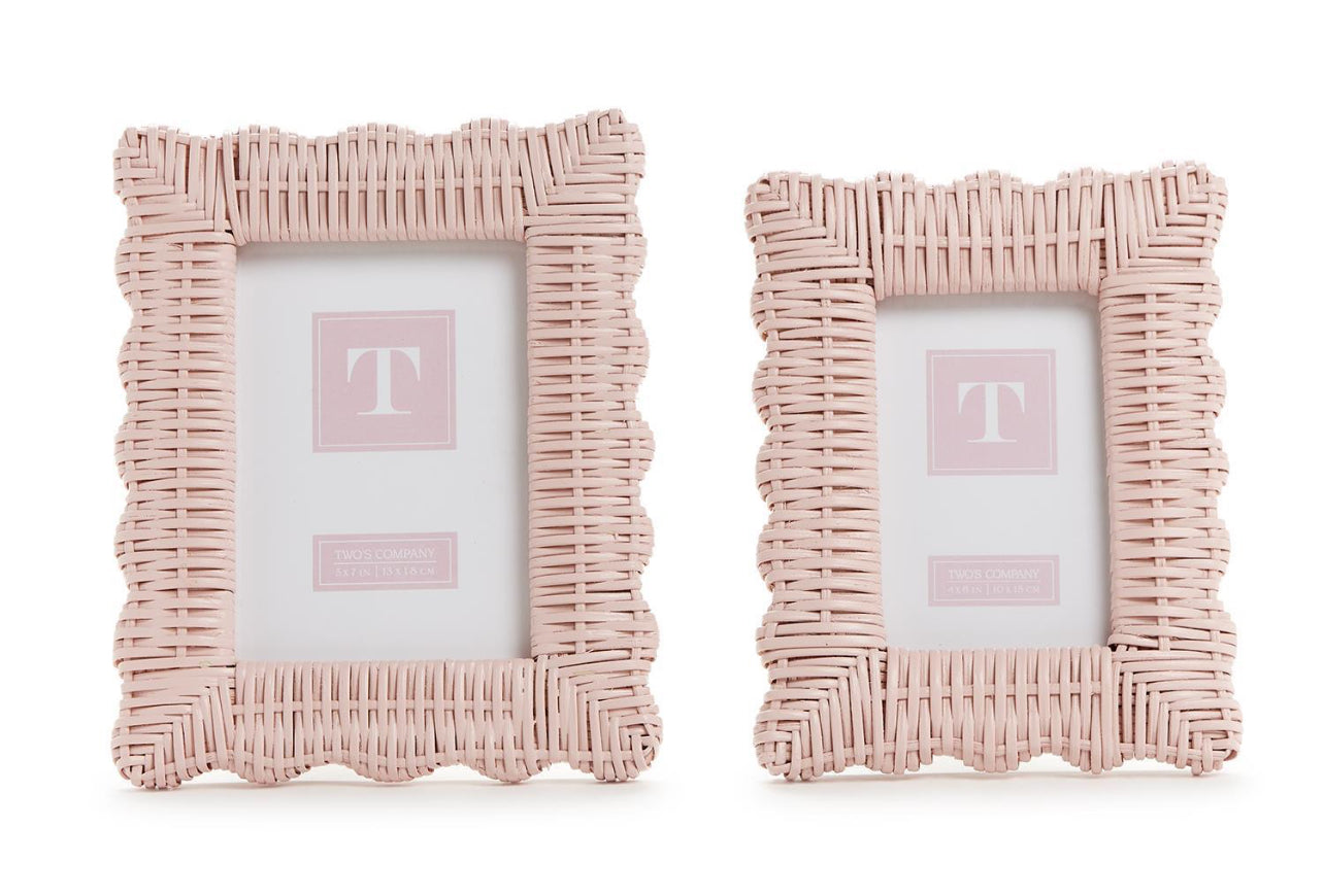 Pink Wicker Weave Scalloped Picture Frame (4”x6”)