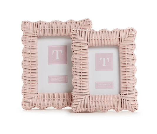 Pink Wicker Weave Scalloped Picture Frame (5”x7”)